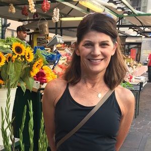 Meet your Posher, Linda